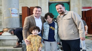 Başkan Balcıoğlu bayram namazını Piri Mehmet Paşa Camiinde kıldı