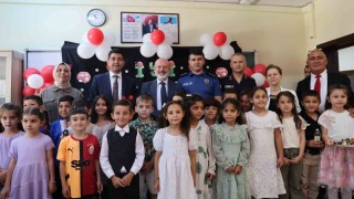Başkan Çolakbayrakdar, öğrencilerin karne sevincine ortak oldu