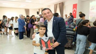 Başkan Dökmeciden Eskişehirspor forması hediye