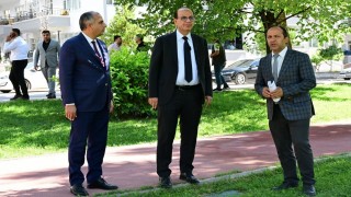 Başkan Geçit, park alanlarındaki yenileme hizmetlerini inceledi
