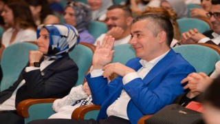 Başkan Vekili Aksoy kreşli miniklerin mezuniyet heyecanına ortak oldu
