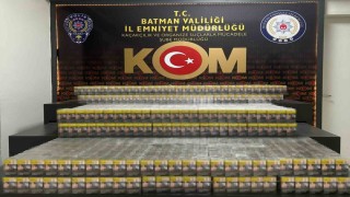 Batmanda kamyonet içinde 5 bin 240 paket sigara ele geçirildi