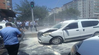 Batmanda seyir halindeki araç önce kaza yaptı ardından alev aldı