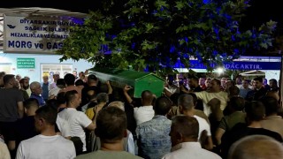 Batmanda trafik kazasında hayatını kaybedenlerden Fesih Barut Diyarbakırda defnedildi