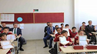 Bayburtta 14 bin 103 öğrenci karne sevinci yaşadı