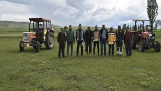 Bayburtta 185 dekar mera alanında gübreleme çalışması yapıldı