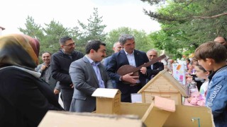 Bayburtta Minik Eller Tasarlıyor Sergisi ve Harezmi Dönem Sonu Sergisi açıldı