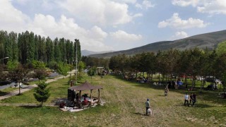Bayburtta piknik alanları doldu