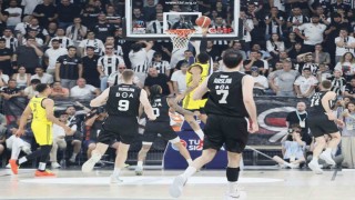 Beşiktaş, final serisinde durumu 2-1e getirdi