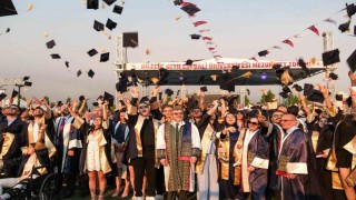 Bilecik Şeyh Edebali Üniversitesinde mezuniyet coşkusu