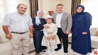 Bilecik Valisi Sözer, kazada hayatını kaybeden bekçi Kemal Badalovun oğlunun sünnet düğününe katıldı