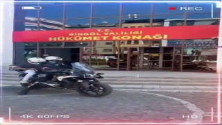 Bingölde sınava geç kalan öğrencileri polisler yetiştirdi