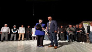 Bir Gönül Yolculuğu Yunus Emre oyunu izleyicilerden tam not aldı