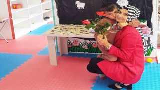 Birsen öğretmen gerçekleştirdiği etkinliklerle herkesin takdirini kazandı