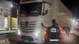 Bitliste salça içinde uyuşturucu ele geçirildi