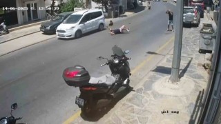 Bodrumda aracın çarptığı yaşlı adam yaralandı: Kaza anı kamerada
