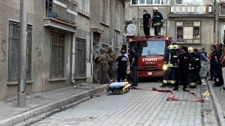 Boğazına bıçak dayadı, evini ateşe verdi