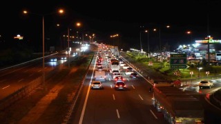 Bolu geçişinde trafik durma noktasına geldi