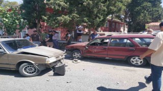 Bozdoğanda zincirleme trafik kazası: 2 yaralı