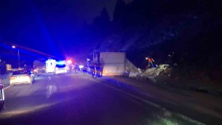 Bozüyükte çekici devrildi: 1 ölü, 1 yaralı