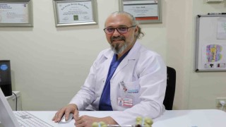 Bronzlaşmak için saatlerce güneşte bekleyenlerde cilt kanseri riski artıyor