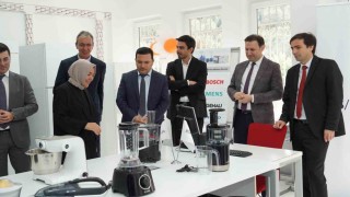 BSH Türkiye, TOSİ projesi kapsamında yeni laboratuvarını Şişlideki okulda açtı