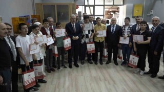 Bursada 656 bin 200 öğrenci karne heyecanı yaşadı