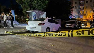 Bursada park halindeki araç kurşunlandı