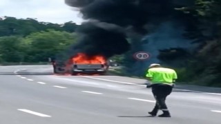 Bursada seyir halindeki kamyonet alev alev yandı