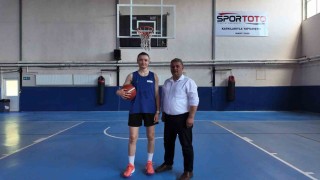 Büşra Akgün, yeni sezona memleketi Gedizde hazırlanıyor