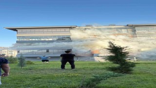 Buzdolabından çıkan yangında evde büyük çapta maddi hasar meydana geldi
