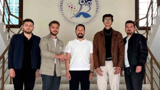 Cam Adam Belgeseli Etkileyici Senaryo Ödülü aldı