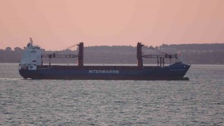 Çanakkale Boğazından geçen yük gemisinde yangın çıktı