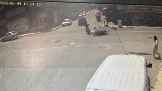 Çarpmayayım derken kaza yaptı: O anlar kamerada