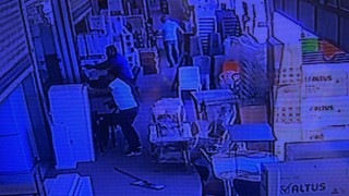 Çarşının ortasındaki silahlı kavgada 4 kişi yaralandı