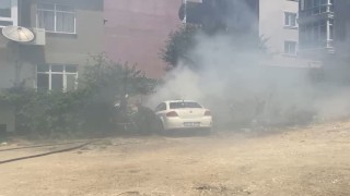 Çatalcada park halindeki araç alev aldı