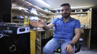 Cep telefonu tamir esnasında bomba gibi patladı