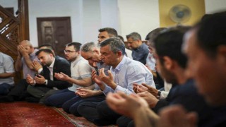 CHP Genel Başkanı Özel, Başkan Zeyrek için düzenlenen mevlide katıldı
