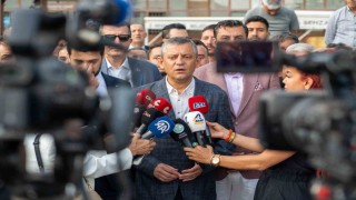 CHP Genel Başkanı Özel bayram namazını Manisada kıldı