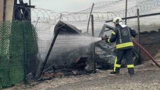 Çıkan yangında ev küle döndü