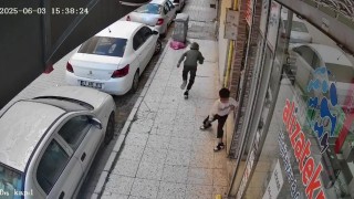 Çocukların tehlikeli oyunu kamerada: İş yerine torpil atıp kaçtılar