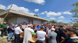 Çöken binada hayatını kaybeden kepçe operatörü son yolculuğuna uğurlandı
