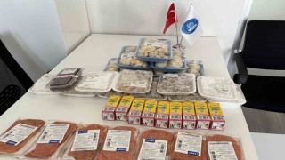 Çorum Belediyesi ekiplerinden marketlere sıkı denetim