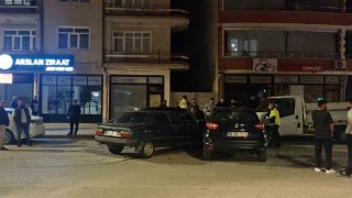 Çorumda iki otomobil çarpıştı: 1 yaralı