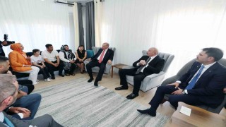 Cumhurbaşkanı Erdoğan ve Aliyev, Kahramanmaraşta depremzede bir aileyi ziyaret etti