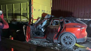 D-650de cip, kamyona ok gibi saplandı: 1 ölü