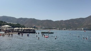 Denizde boğulma tehlikesi geçiren şahıs hastaneye kaldırıldı