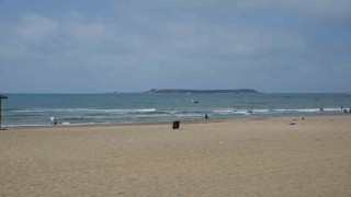 Denizde kaybolduğu iddia edilen genci arama çalışmaları 22 saattir sürüyor