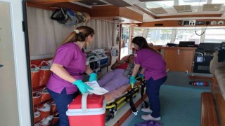 Denizde parmağı koptu, deniz ambulansıyla Bodruma getirildi