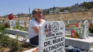 Deprem mezarlığında hüzünlü arefe
